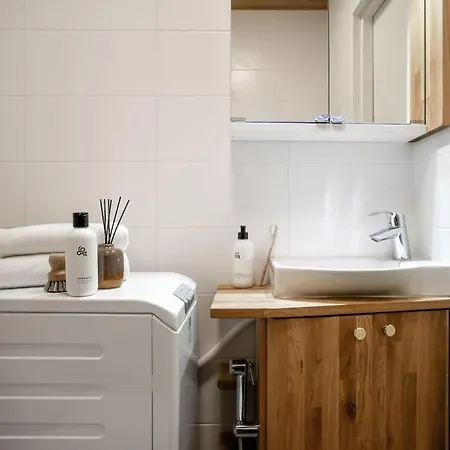 Apartamento Taysin Uudistettu Kaksio Tuomiokirkon Vieressa *